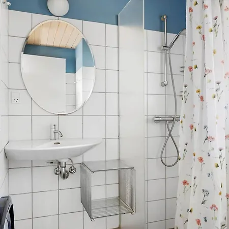 1329-aakirkeby-holsteroddevej-23 بيت للعطل *